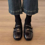 Damen Mokassins mit elegantem Riemen und luxuriösem Metall-Detail