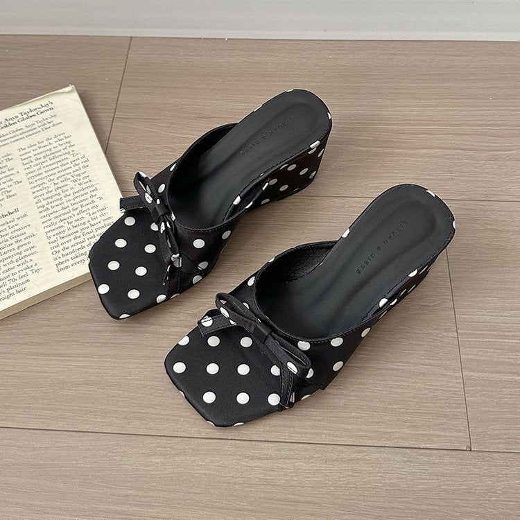 Damen elegante Mules mit gepunktetem Design und zartem Schleifenakzent R&B