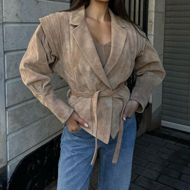 Damen Modische Wildlederjacke mit drapiertem Design und Taillengürtel R&B