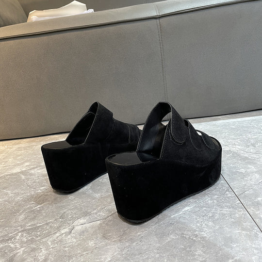 Damen Wedge-Pantoletten mit breiten Riemen und komfortablem Fußbett R&B
