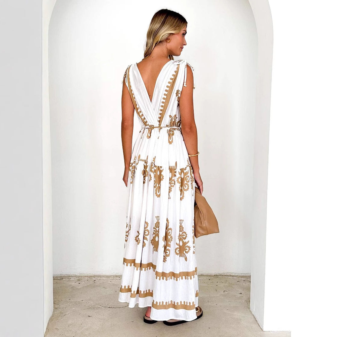 Damen Maxikleid mit kunstvollem geometrischen Muster und elegantem V-Ausschnitt R&B