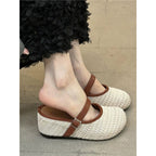 Damen elegante Clogs mit handgearbeitetem Strickmuster und verstellbarem Riemen
