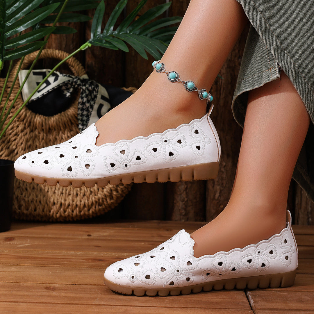 Damen Bequeme Slip-On Ballerinas mit floralem Cut-Out-Design R&B