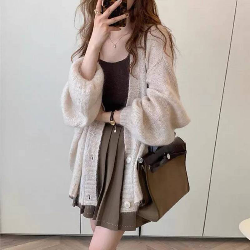 Damen Flauschiger Strickcardigan mit voluminösen Ärmeln und Knopfdetails R&B