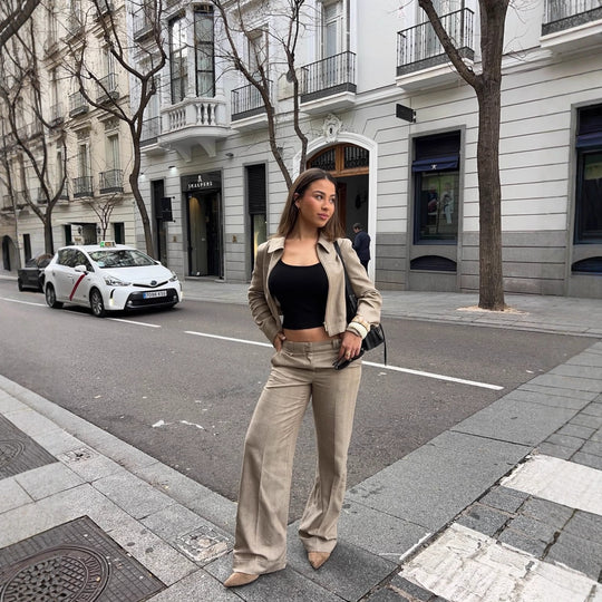 Damen cropped Jacke aus hochwertigem Stoff mit elegantem Reißverschluss R&B