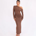 Damen Elegantes Maxikleid mit asymmetrischem Ausschnitt und schimmerndem Effekt R&B