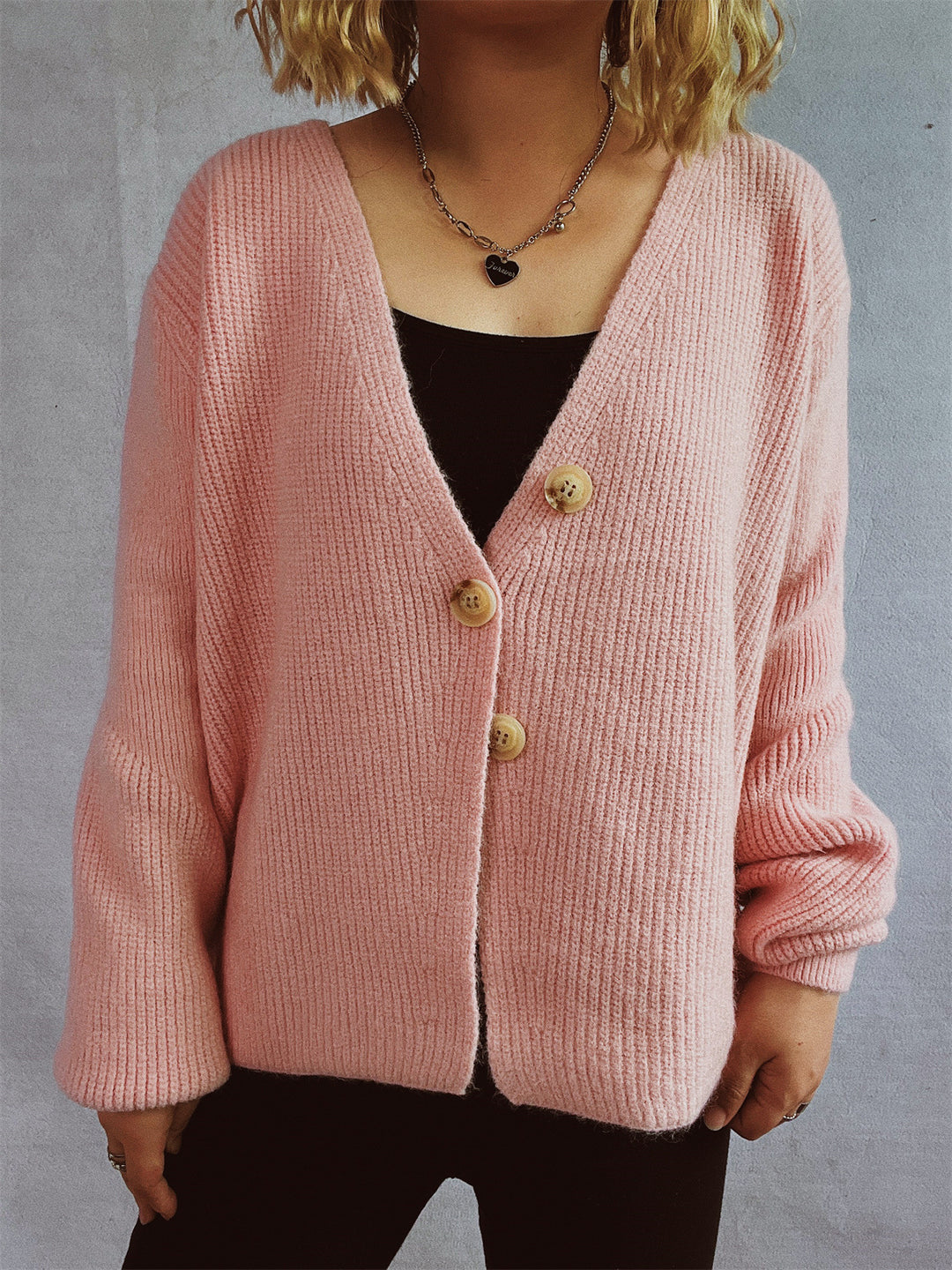 Damen lässiger Strickcardigan mit dekorativen Knopfdetails R&B