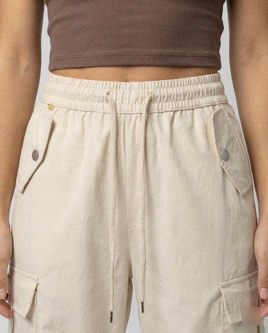 Damen weite Cargohose im Palazzoschnitt mit Tunnelzugbund elastischem Rückenteil und Multifachtaschen R&B