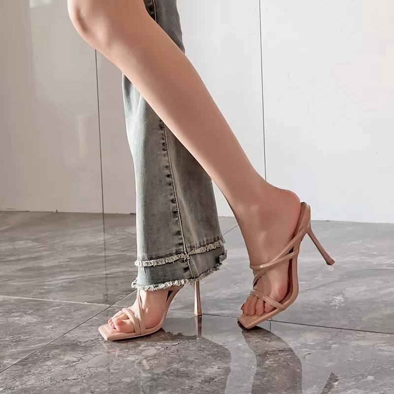 Damen elegante offene Mules mit kunstvollem Riemen-Design und stilechtem Absatz R&B