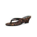 Damen Wedge-Pantoletten mit elegantem Leoprint und komfortablem Fußbett