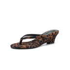 Damen Wedge-Pantoletten mit elegantem Leoprint und komfortablem Fußbett