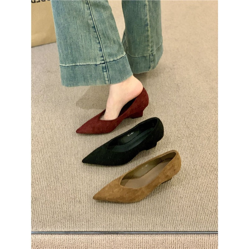 Damen elegante Pumps mit verspielt geschwungenem Design und Schleifenakzenten R&B