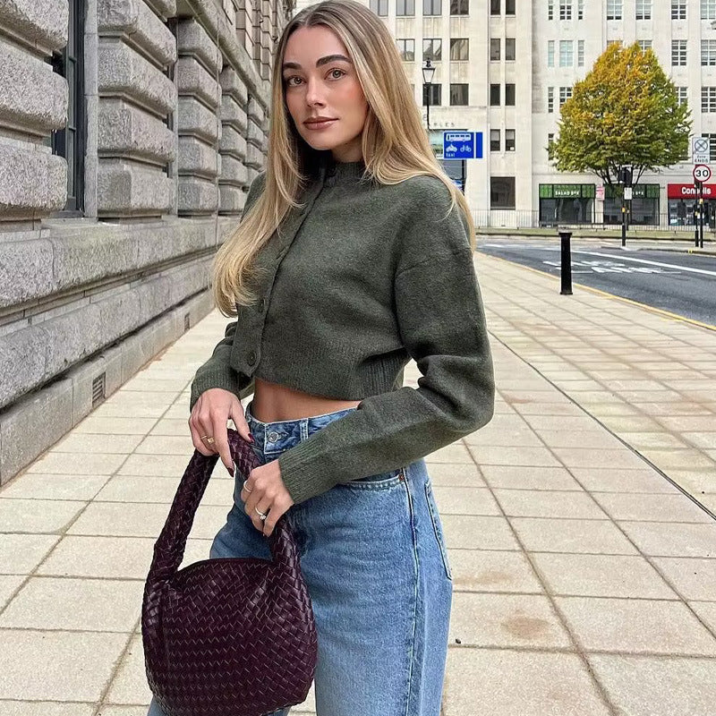 Damen Kurzpullover mit knopfbeschichtetem Design R&B