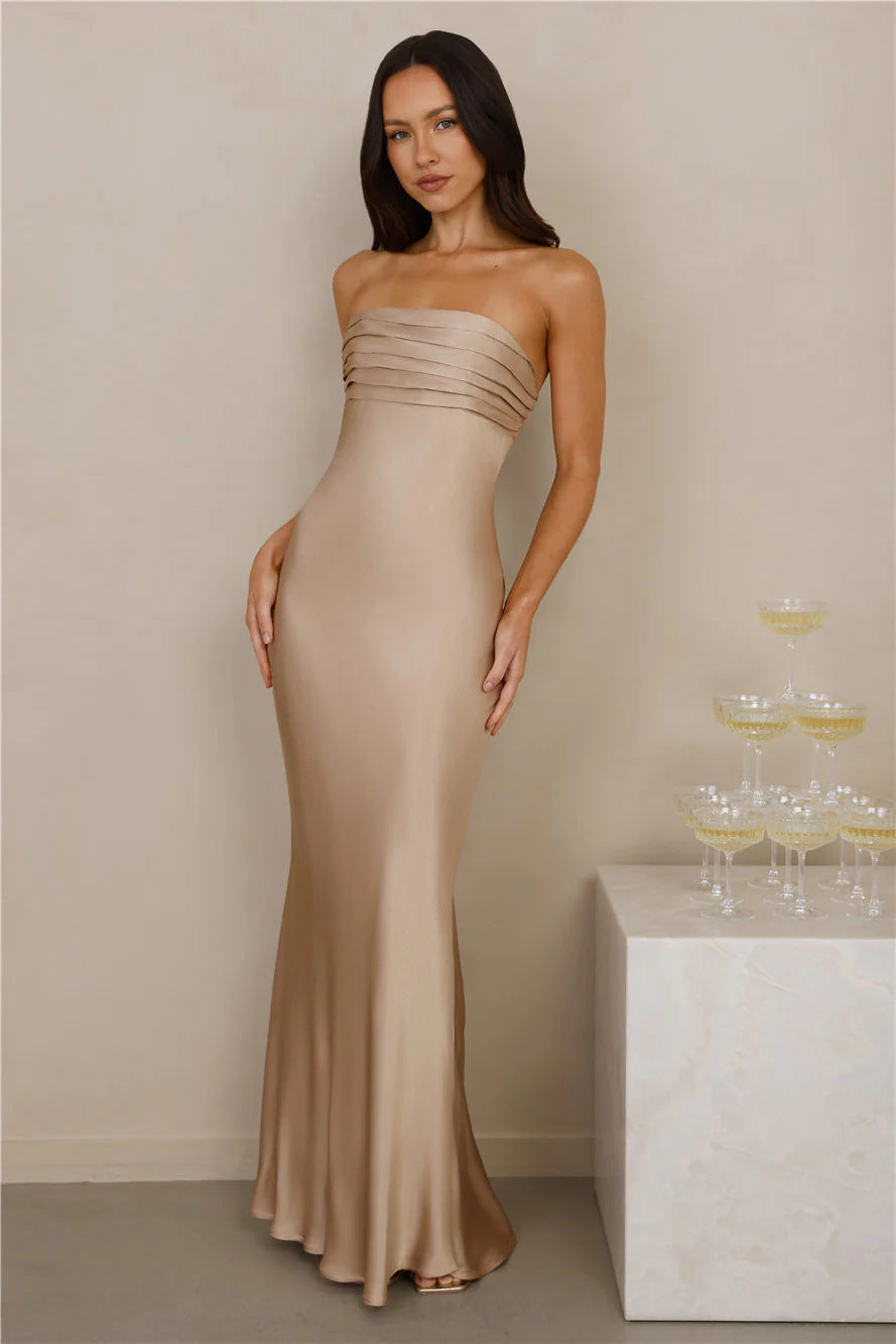 Damen Elegantes trägerloses Maxikleid mit schimmerndem Satin und figurbetontem Schnitt R&B