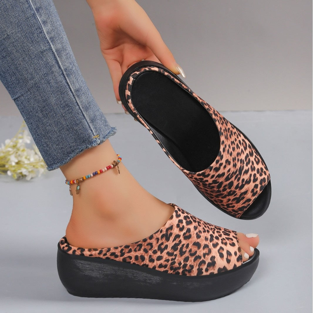 Damen Plateauslipper mit animalischem Muster R&B