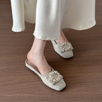 Damen Slipper mit eleganter Perlenschließe R&B