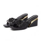 Damen elegantes Mules mit zierlichem Schleifendetail und glamourösem Keilabsatz R&B