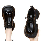 Damen Modische Derby-Schnürschuhe mit robuster Sohle und glänzender Oberflächenstruktur