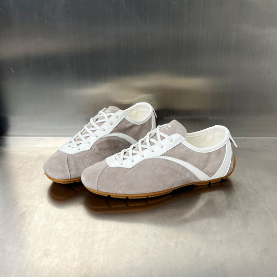 Damen Sportliche Sneakers aus hochwertigem Wildleder mit innovativer Sohlenkonstruktion R&B