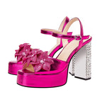 Femme Chunky Platform Sandalen mit dekorativen floralem Akzenten und rhinestone-besetztem Absatz R&B