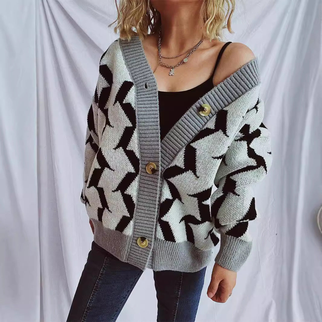 Damen Grobstrickjacke mit grafischem Muster und hochwertigen Knopfdetails R&B