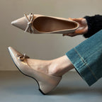Damen elegante spitze Pumps mit Schleifenakzent