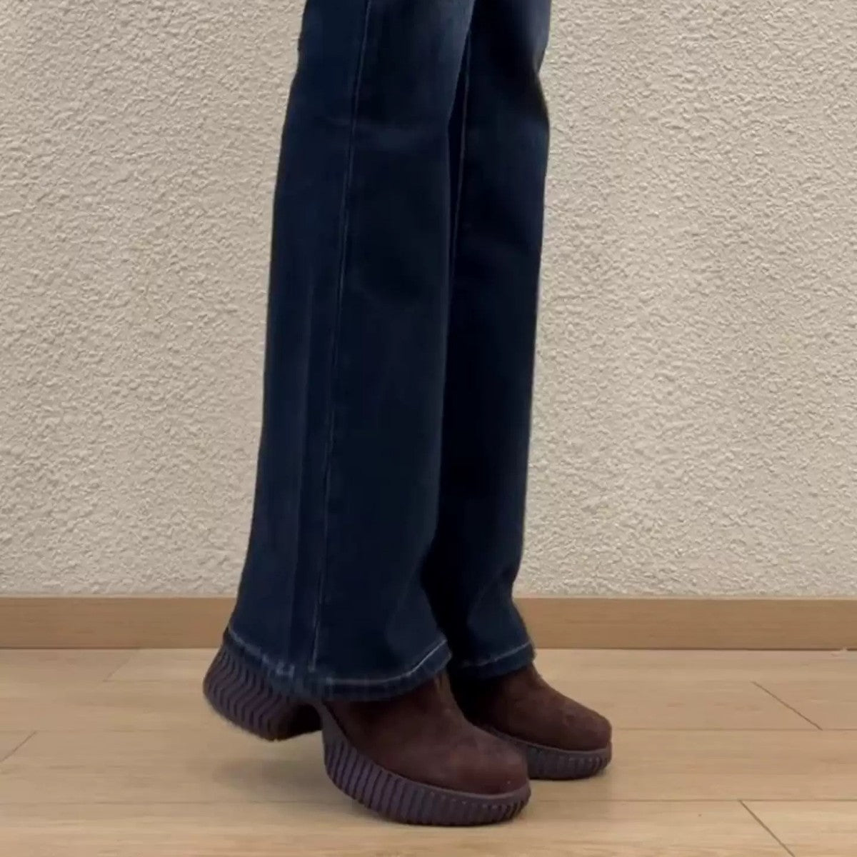 Damen modische Stiefeletten im angesagten Design mit erhöhter Laufsohle R&B