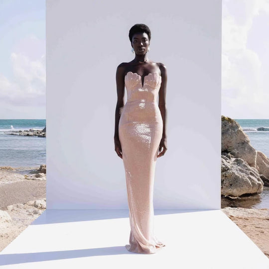 Damen figurbetontes Abendkleid mit herzförmigem Ausschnitt und eleganten Details R&B
