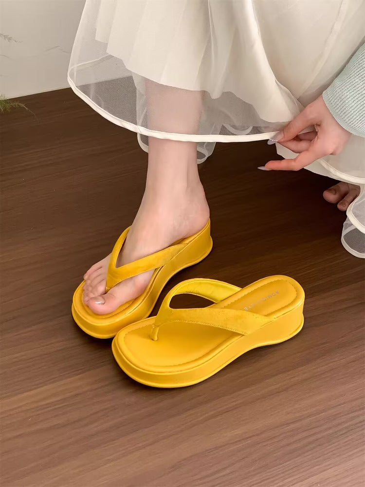 Damen trendige Wedge-Zehentrenner mit elegantem Obermaterial R&B
