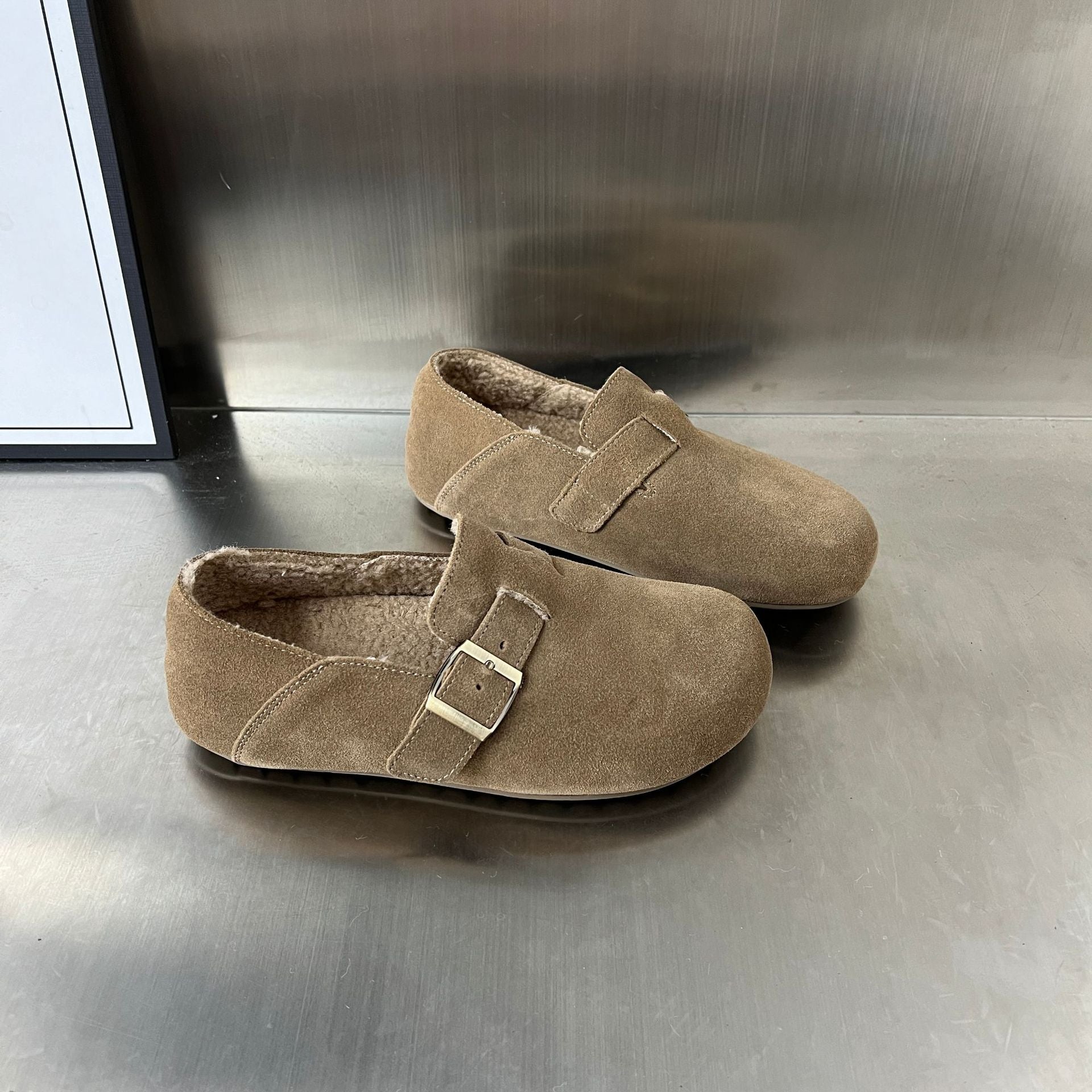 Damen Bequeme und warme Hausschuhe aus hochwertigem Wildleder mit ergonomischem Fußbett R&B