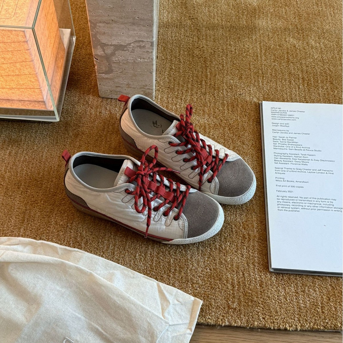 Damen Sportliche Sneakers im minimalistischen Design mit atmungsaktiver Obermaterialkombination