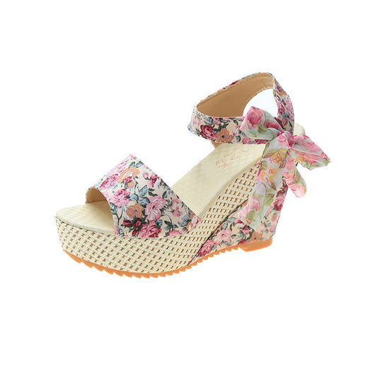 Damen Wedge-Sandalen mit floralem Design und dezentem Riemen R&B