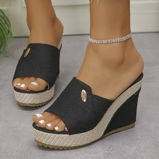 Damen Wedge-Pantoletten mit stylischem Textil-Obermaterial und dekorativem Schmuckdetail R&B