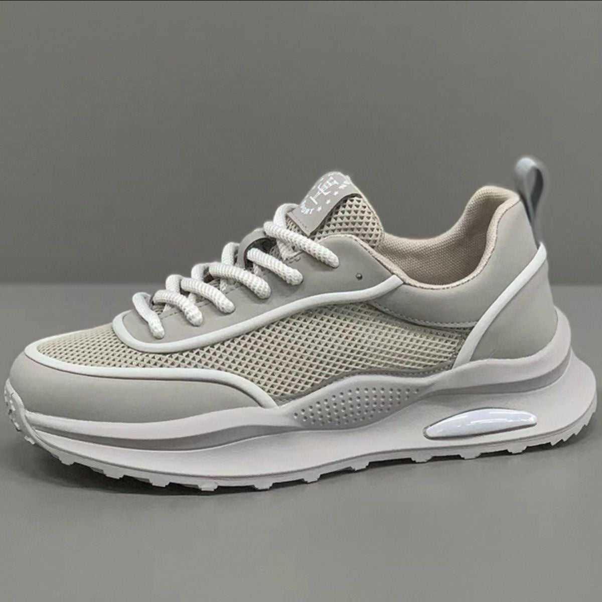Damen Sportliche Fitness-Sneaker mit atmungsaktiver Mesh-Oberfläche und dämpfender Sohlentechnologie R&B