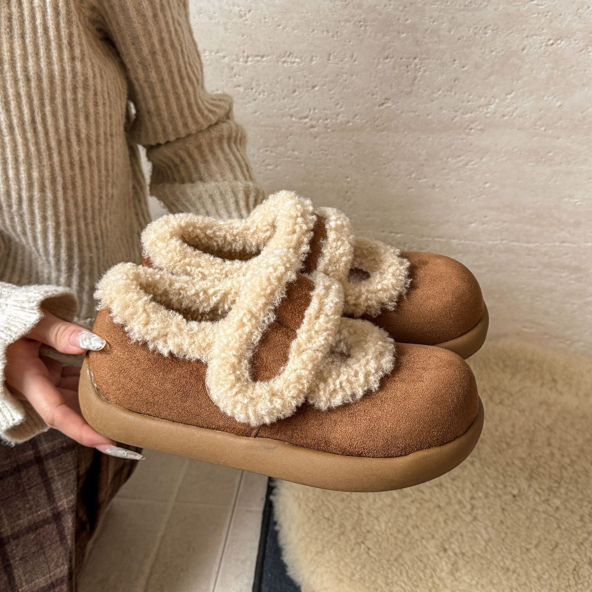 Damen Kuschelige Hausschuhe mit warmem Futter und verstellbarem Riemen R&B