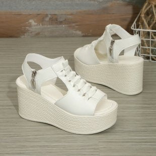 Damen Wedge-Sandaletten mit raffiniertem Gurt-Design R&B