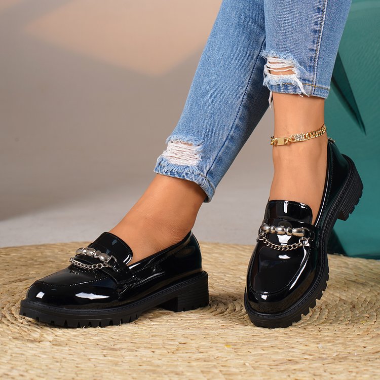 Damen Mokassins mit schimmerndem Lackfinish und eleganter Kettenapplikation R&B