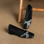 Damen Elegante Ballerinas mit modischem Schnellen-Detail und bequemer Sohle R&B