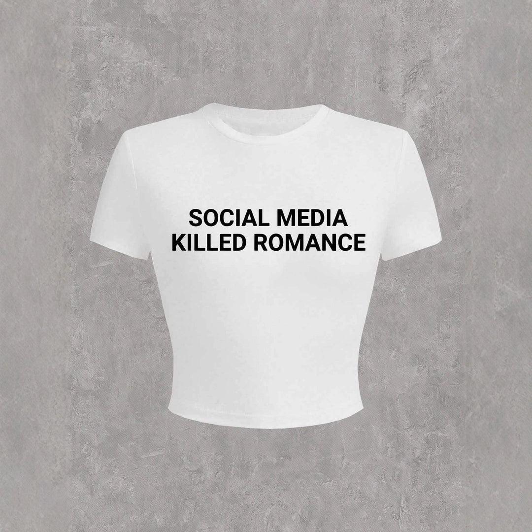 Damen Crop-T-Shirt mit kreativem Statementdruck und figurbetontem Schnitt R&B