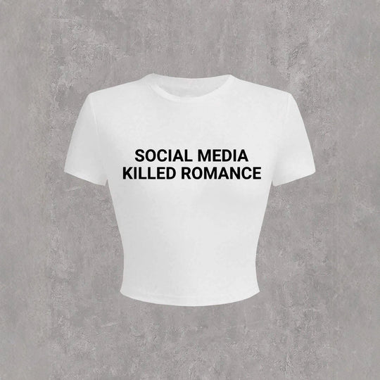 Damen Crop-T-Shirt mit kreativem Statementdruck und figurbetontem Schnitt R&B
