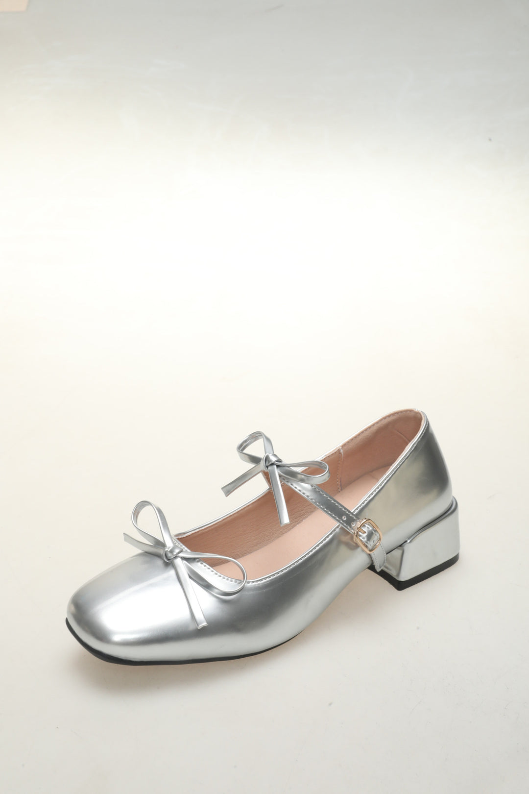 Damen Elegante Ballerinas mit dekorativen Schleifen und hochwertiger Lack-Optik R&B