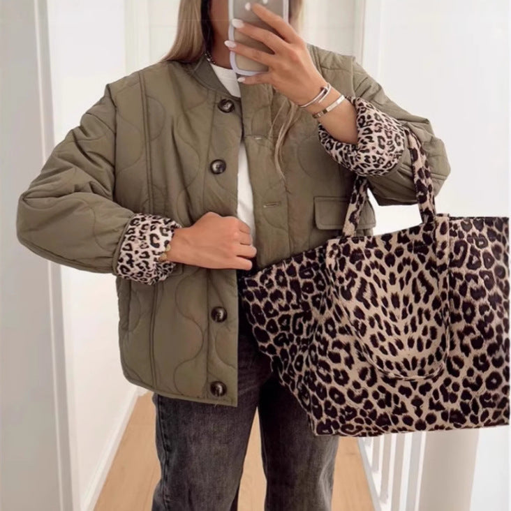 Damen gesteppte Leichtjacke mit trendigen Animal-Print-Ärmeln R&B