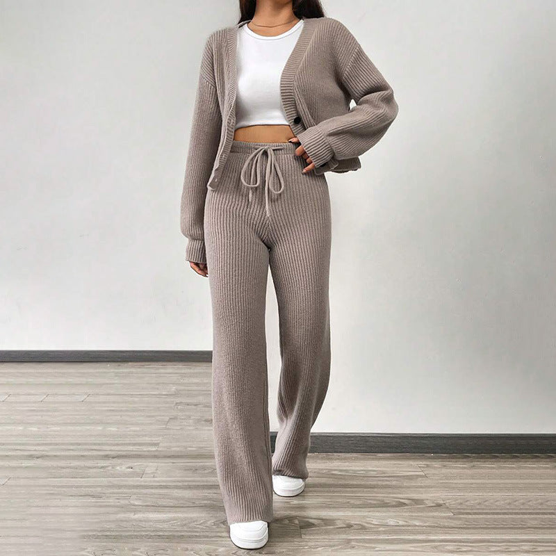 Damen Set aus weichem Strick mit lässiger Hose und Crop-Cardigan R&B