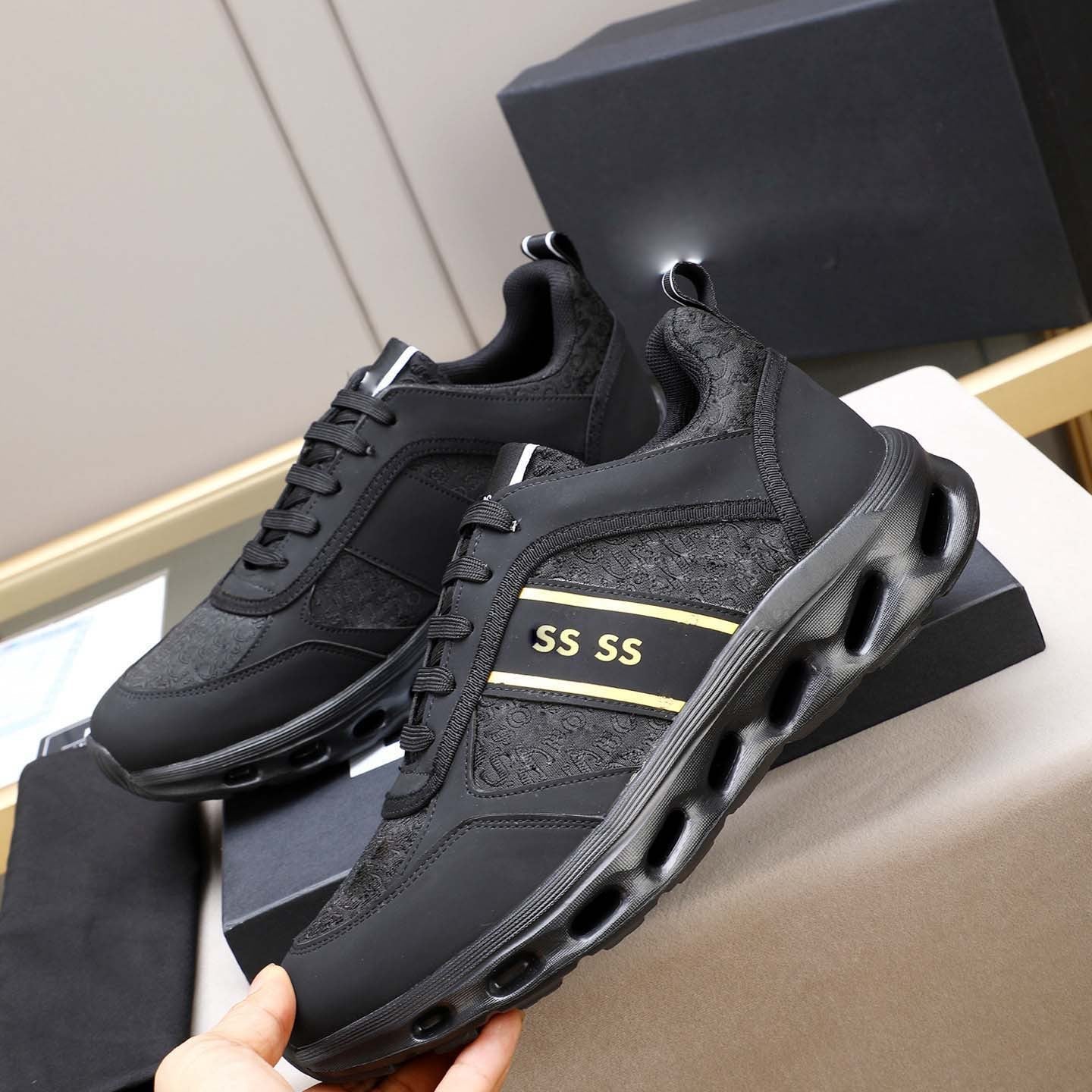 Damen Sportliche Komfort-Sneaker mit atmungsaktiver Oberflächenstruktur und dämpfender Sohle R&B