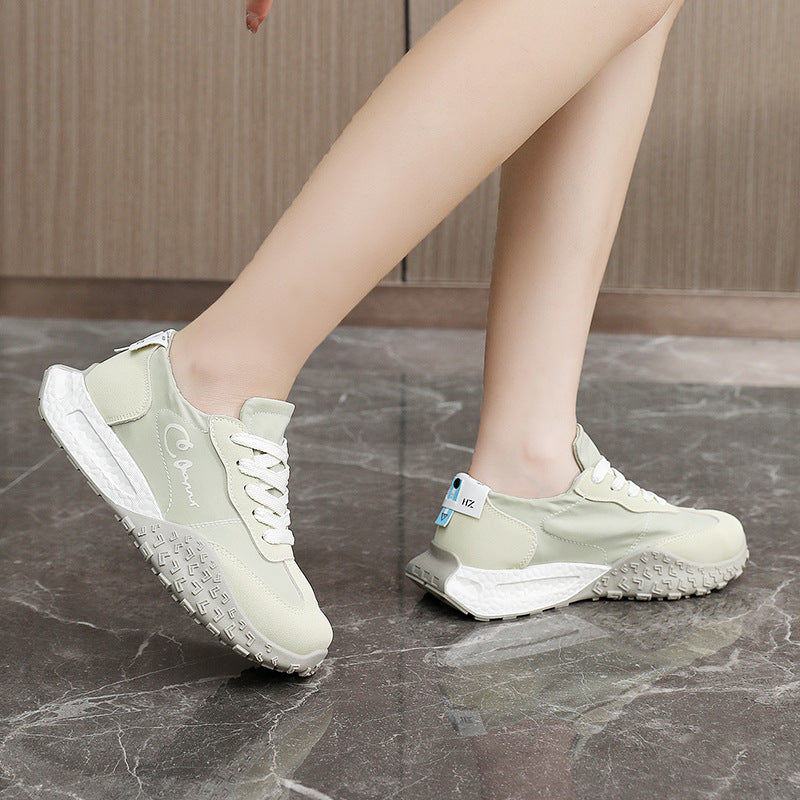 Damen sportliche Sneaker mit innovativer Dämpfung und atmungsaktiver Obermaterialstruktur R&B