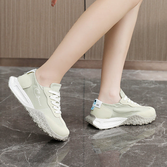 Damen sportliche Sneaker mit innovativer Dämpfung und atmungsaktiver Obermaterialstruktur R&B
