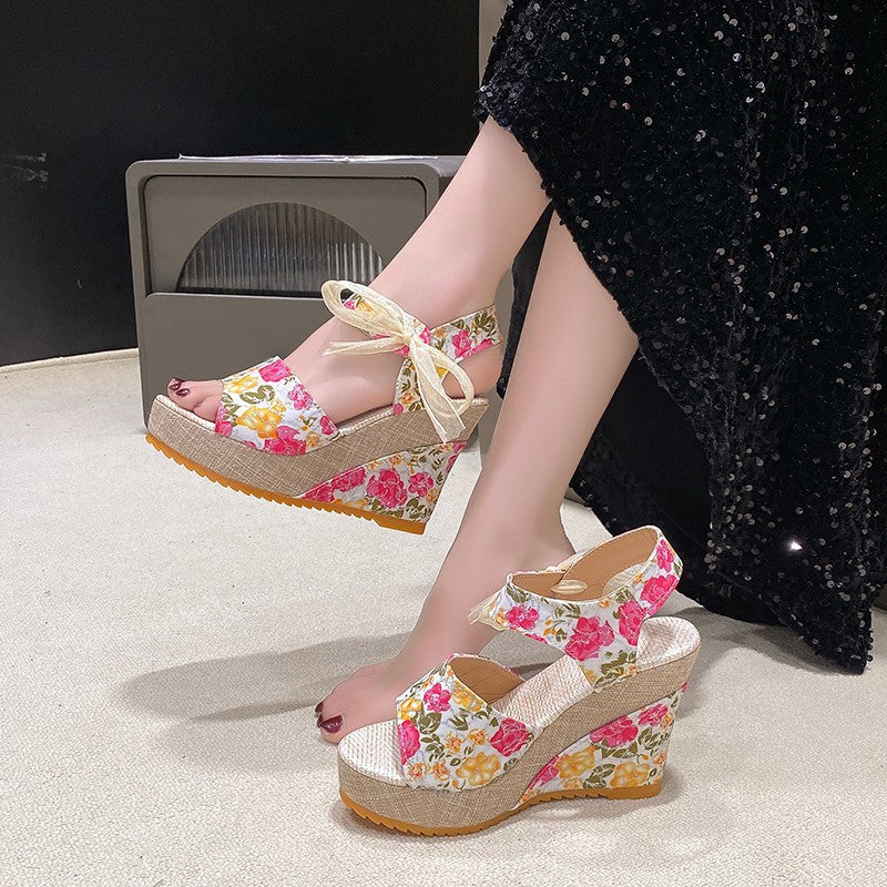 Damen Wedge-Sandalen mit floralem Druck und transparenter Schleifenverzierung R&B