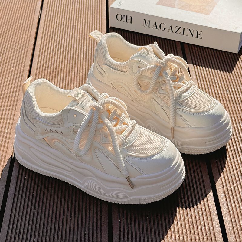Damen Sportliche Plateau-Sneaker mit atmungsaktivem Obermaterial und rutschfester Sohle