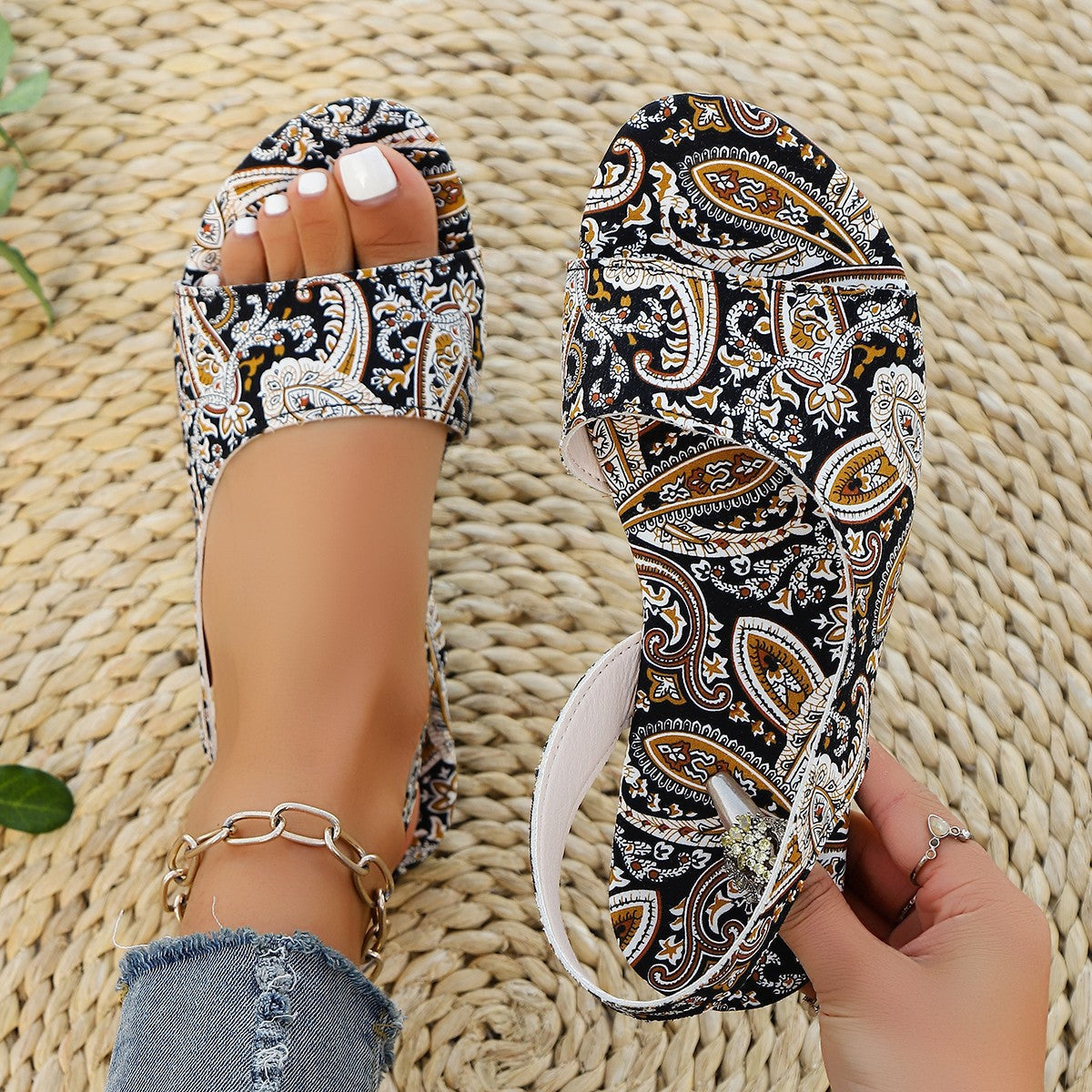 Damen Komfortable Zehentrenner-Sandalen mit modischem Muster R&B