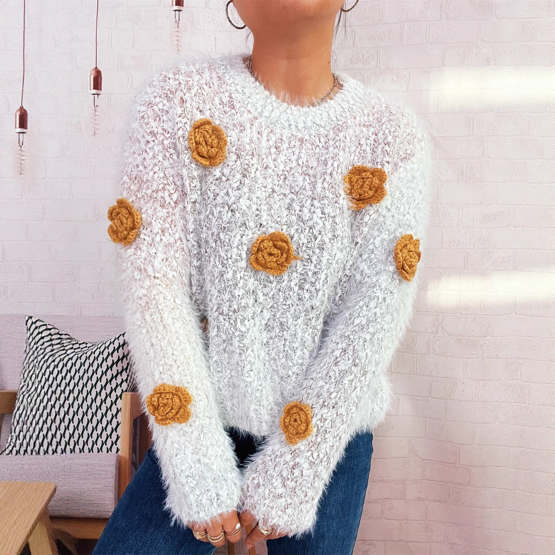 Damen gemütlicher, fluffiger Pullover mit verspielten Blumenapplikationen R&B